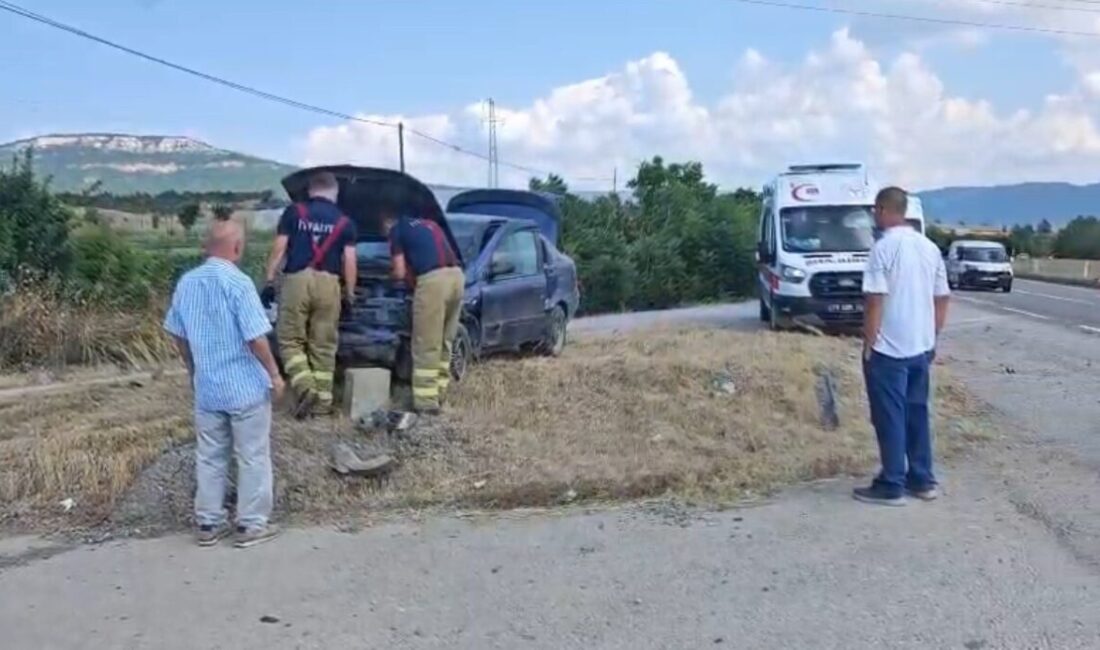 Safranbolu ilçesinde meydana gelen iki ayrı trafik kazasında 4 kişi
