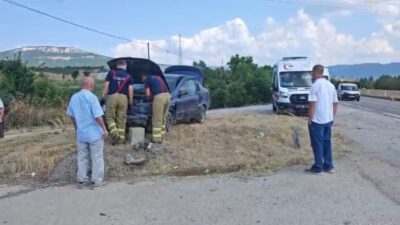 Safranbolu ilçesinde meydana gelen iki ayrı trafik kazasında 4 kişi