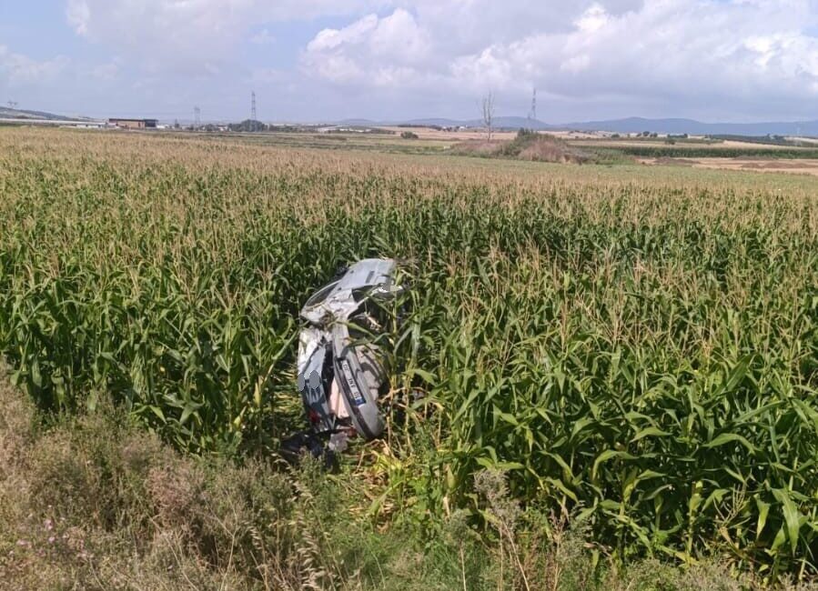 Karacabey-Bandırma karayolunda meydana gelen trafik kazasında 3 kişi yaralandı. Olay