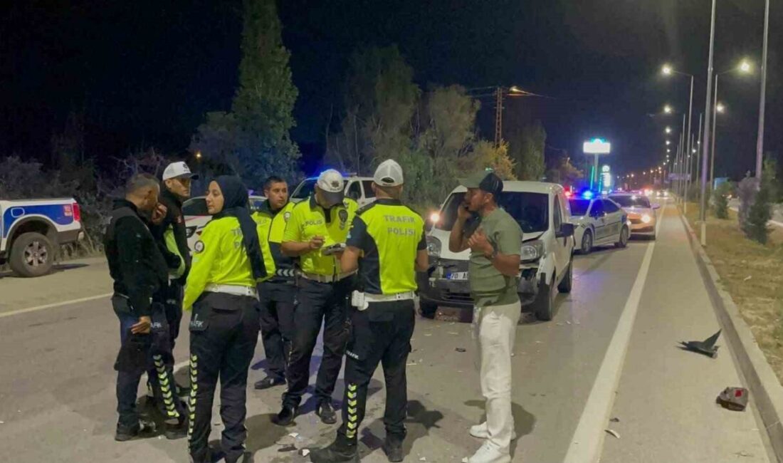 Karaman’da meydana gelen zincirleme kazada 2 kişi yaralandı. Olay, Siyahser