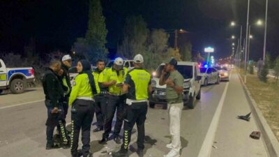 Karaman’da meydana gelen zincirleme kazada 2 kişi yaralandı. Olay, Siyahser