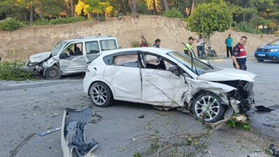 Manavgat, Antalya ilçesinde refüjü aşarak karşı şeride geçen bir otomobilin