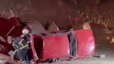 Gaziantep’in İslahiye ilçesinde, yol verme niyetiyle karşıdan gelen araca kenara