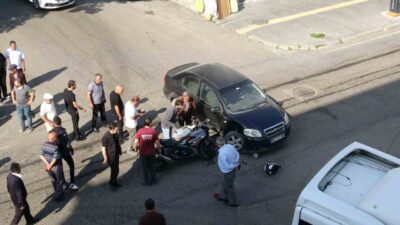 Kars’ta meydana gelen bir trafik kazasında otomobil ile motosiklet çarpıştı.