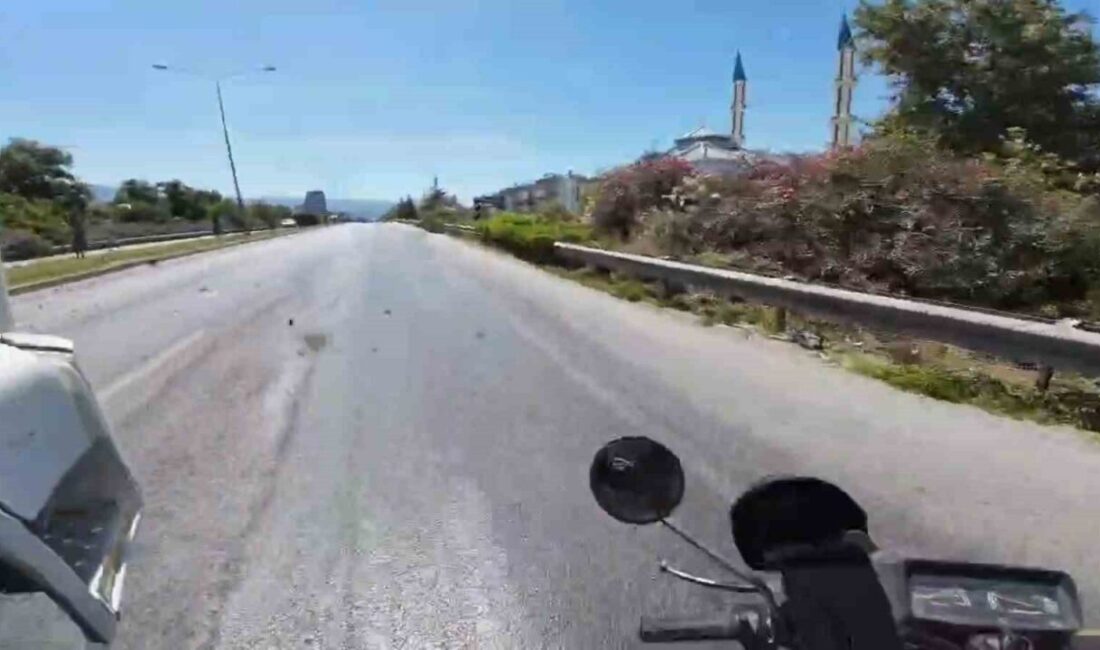 Manisa’nın Ahmetli ilçesinde bir kamyonun sepetli motosiklete arkadan çarpmasıyla meydana