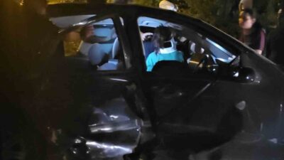 Kastamonu’nun Cide ilçesinde meydana gelen trafik kazasında 2 aracın çarpışması