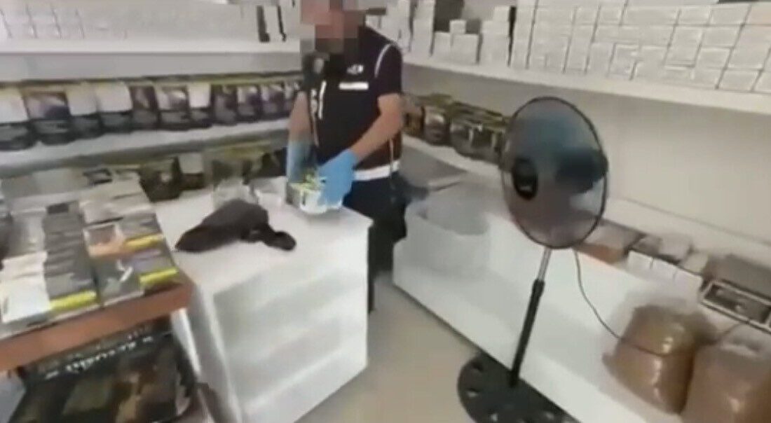 Kayseri’de polis ekipleri tarafından gerçekleştirilen operasyonda 13 bin adet makaron