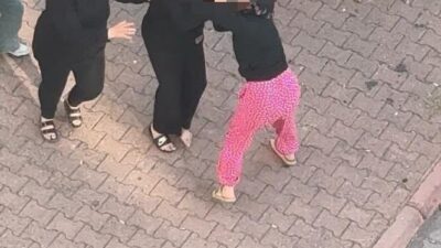 Melikgazi ilçesindeki bir mahallede, kamelyada oturan iki kadın arasında çıkan