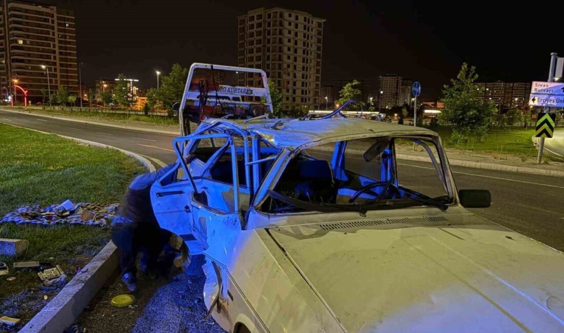 Kayseri’nin Melikgazi ilçesinde meydana gelen trafik kazasında 4 kişi yaralandı.
