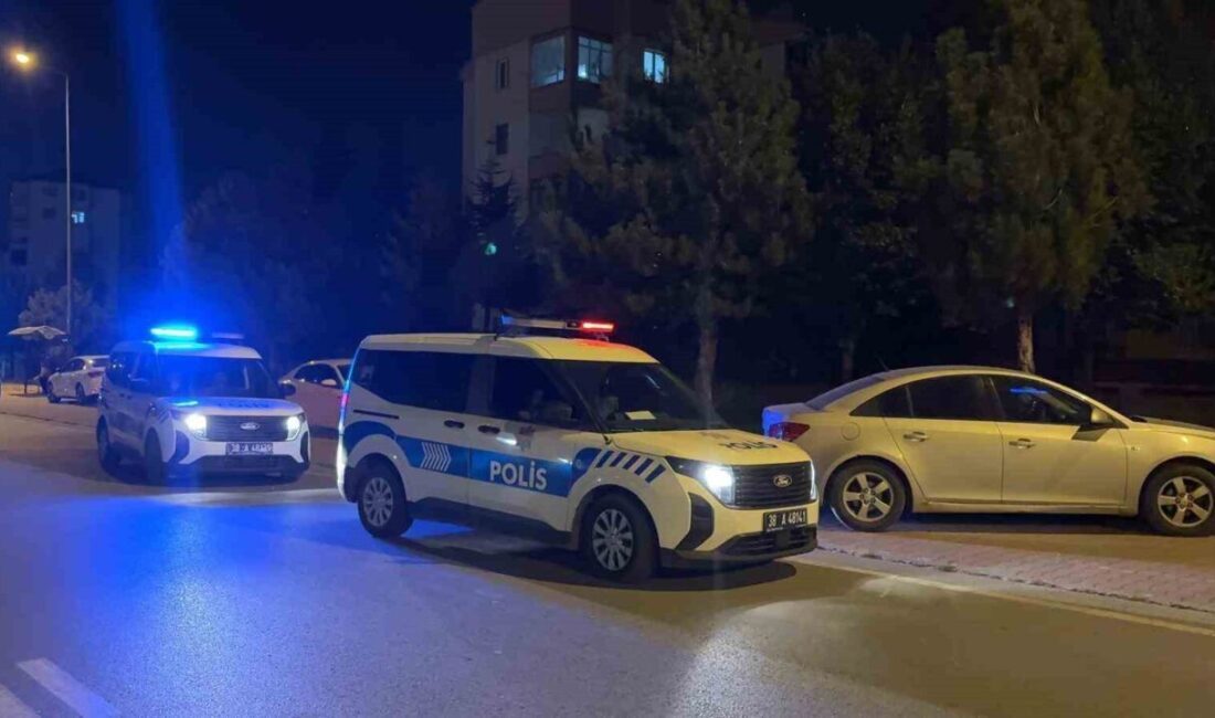 Melikgazi ilçesindeki Esenyurt Mahallesi’nde, aynı binada yaşayan iki komşu M.A.