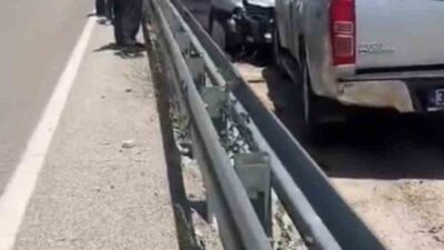 Develi ilçesinde otomobil ile kamyonetin kafa kafaya çarpıştığı bir trafik
