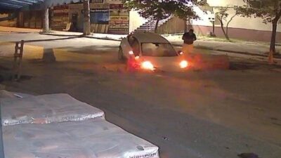 Sakarya’nın Karasu ilçesinde altyapı çalışmaları sırasında açılan çukuru fark edemeyen