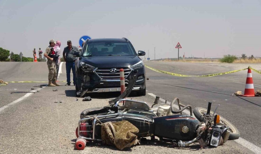 Kilis’in Elbeyli ilçesinde bir otomobil ile çarpışan motosikletin sürücüsü hayatını