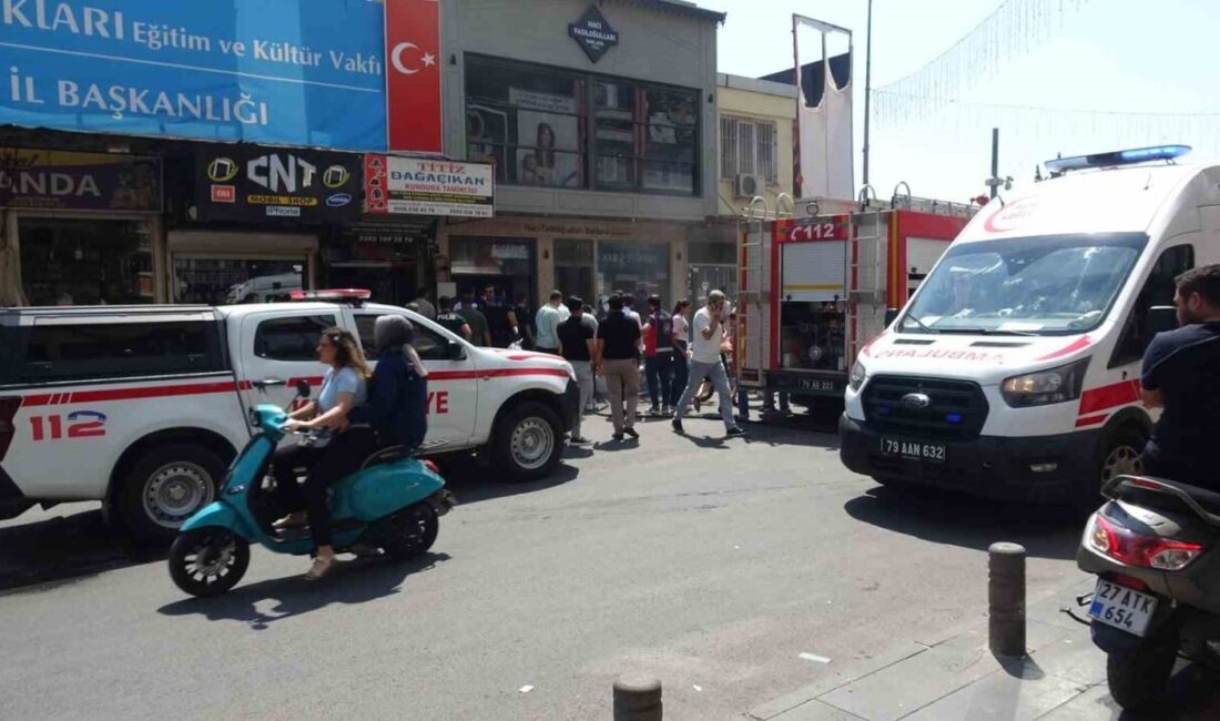 Kilis’in Cumhuriyet Caddesi’nde bulunan bir tatlıcı dükkanında çıkan yangın, büyük