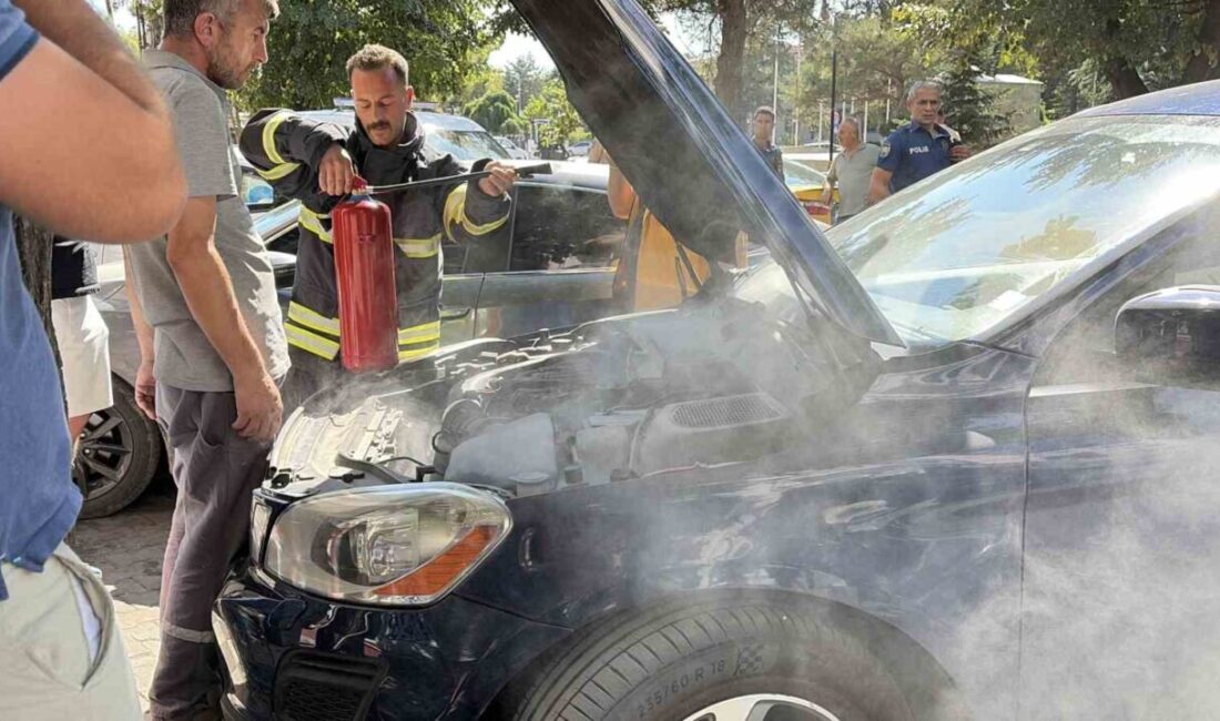 Kırklareli ilinde bir otomobilden yükselen dumanlar, çevre sakinlerini endişelendirdi. Araç