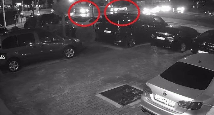 Bursa’da bir sürücü, ara yoldan ana artere geçiş yapmak isterken
