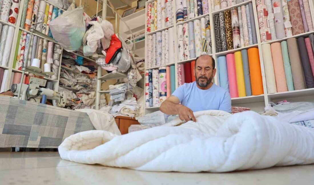 Kırşehir’de yaz mevsimi olması, gurbetçilerin kentte alışveriş yoğunluğunu artırdı. Ağustos