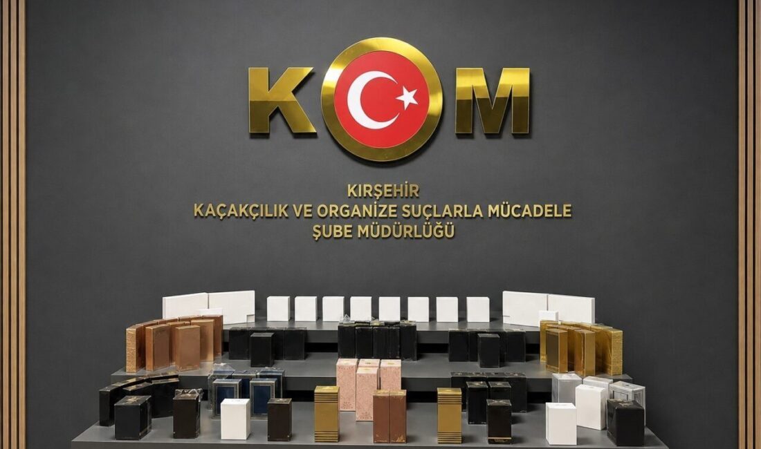Kırşehir’de polis ekipleri, yürüttükleri çalışmalar sonucunda 79 adet kaçak parfüm