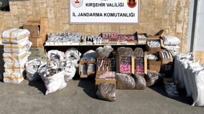 Kırşehir’de jandarma, Diyarbakır’dan diğer illere sevk edilen gümrük kaçağı eşya