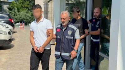 Atakum ilçesinde bulunan bir kırtasiyeye gelen 6 kişilik bir grup,