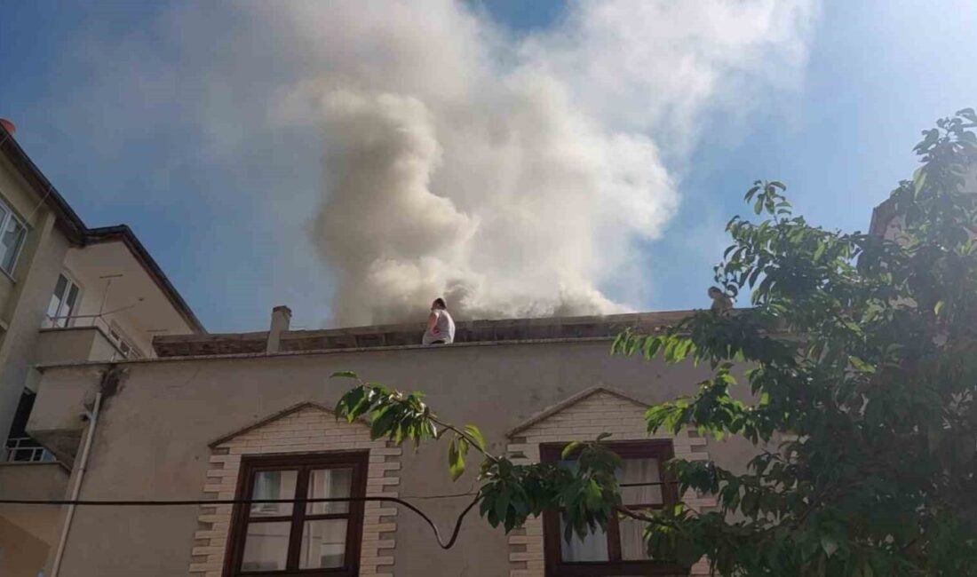 Amasya’da, kışlık hazırlık yapmak amacıyla teras katında yakılan ateş, 2