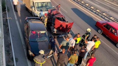 Kocaeli’nin Körfez ilçesinde meydana gelen zincirleme trafik kazasında, şans eseri