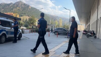 Burdur’da yaşanan olayda, komşular arasında araç parkı nedeniyle çıkan kavga