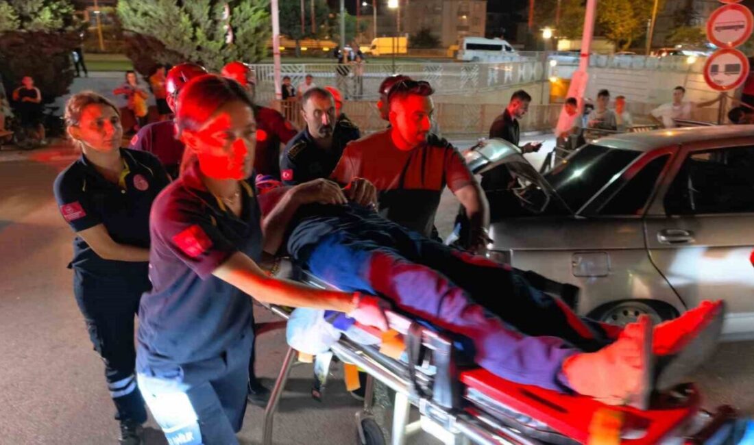 İnegöl ilçesinde meydana gelen trafik kazasında bir otomobil kontrolden çıktı