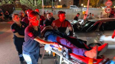 İnegöl ilçesinde meydana gelen trafik kazasında bir otomobil kontrolden çıktı
