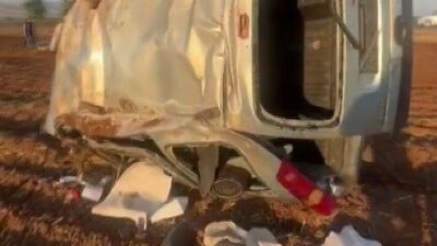 Gaziantep’in Araban ilçesinde, kontrolünü kaybeden bir hafif ticari araç, direksiyon