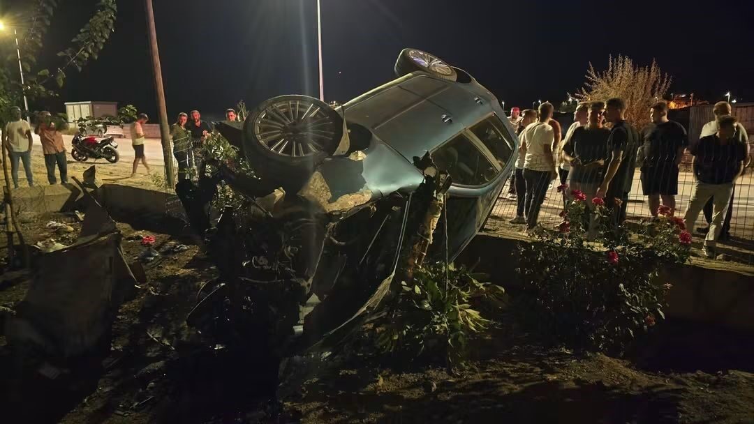 Edirne’nin Meriç ilçesine bağlı Subaşı beldesinde bir otomobilin kontrolünden çıkarak