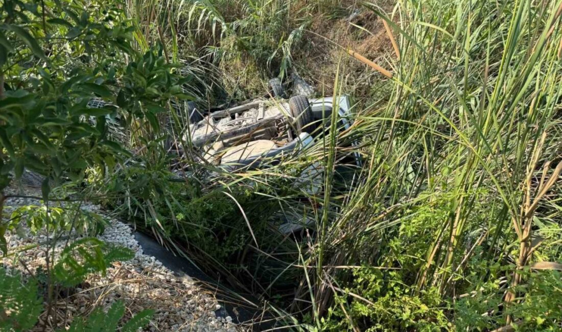 Manavgat ilçesinde meydana gelen bir kaza sonucunda aracın kontrolünden çıkarak