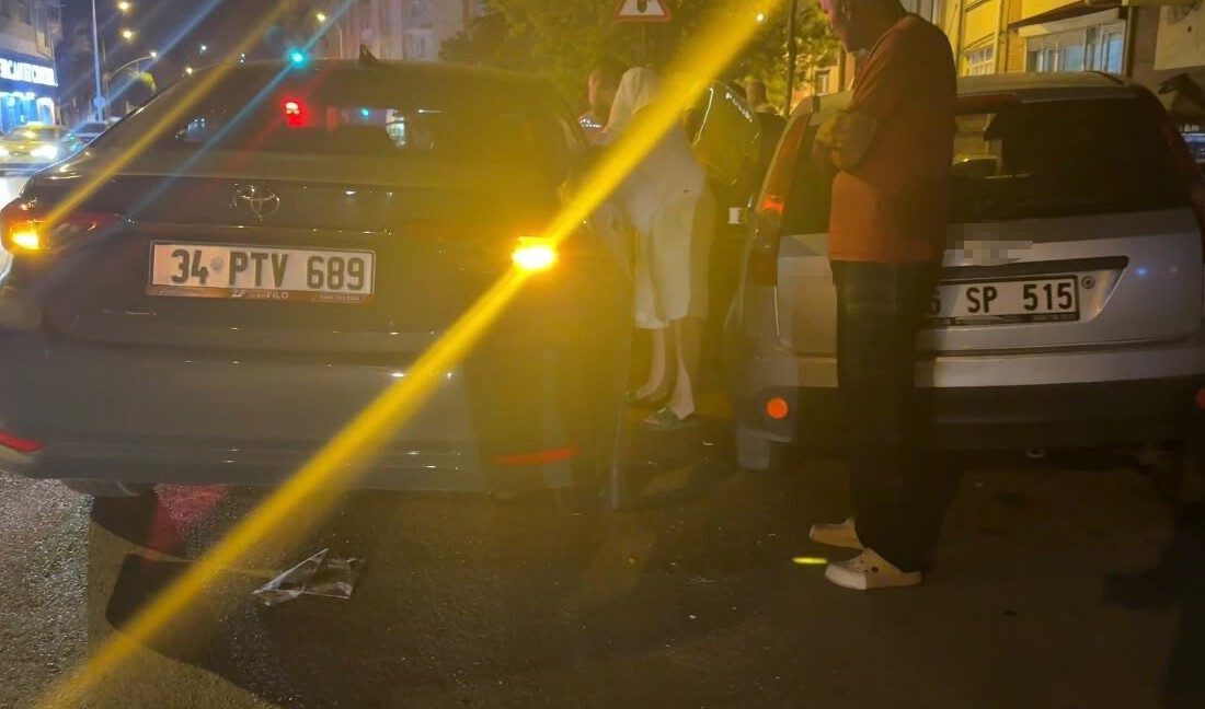 Eskişehir’de, bir sürücünün direksiyon kontrolünü yitirmesi sonucu park halindeki araçlara