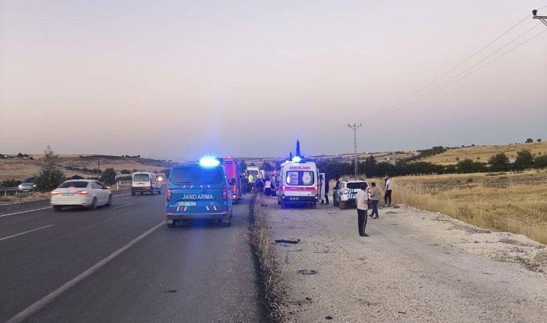 Adıyaman’da bir sürücü, Adıyaman-Kahta Karayolu Fuar alanı yakınlarında aracın kontrolünü