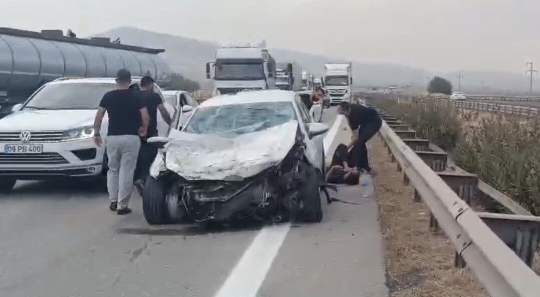 Gaziantep’te bir otomobilin kontrolden çıkması sonucu önünde seyir halindeki bir