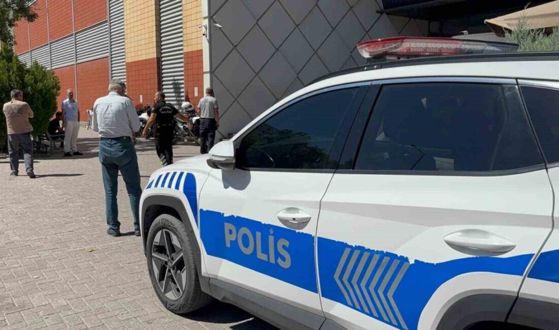 Konya’da bir alışveriş merkezinin restoran katında çıkan bıçaklı kavga sonucunda