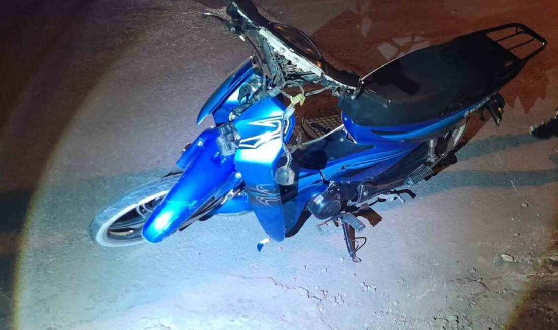 Konya’nın Karapınar ilçesinde meydana gelen trafik kazasında, otomobil ile motosiklet