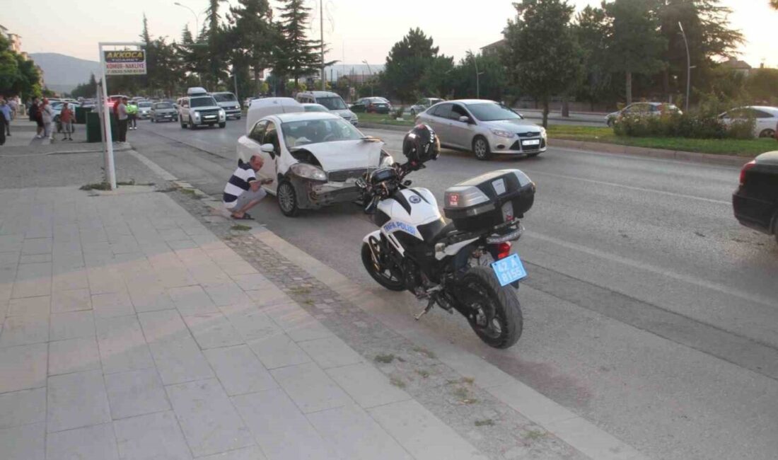 Beyşehir ilçesinde meydana gelen zincirleme trafik kazasında üç otomobil çarpıştı