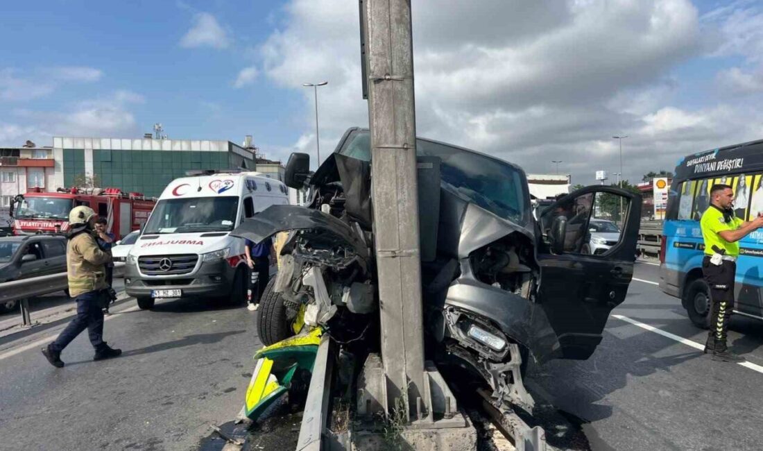 Küçükçekmece’de E5 karayolunda bir ticari araç, yaz kursuna giden çocukları