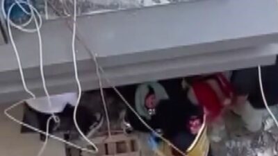 Küçükçekmece’de bir inşaat kazası meydana geldi ve üst katlardan düşen