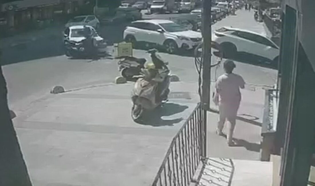 İstanbul’un Küçükçekmece ilçesinde motosiklet ile otomobilin çarpıştığı bir kaza meydana
