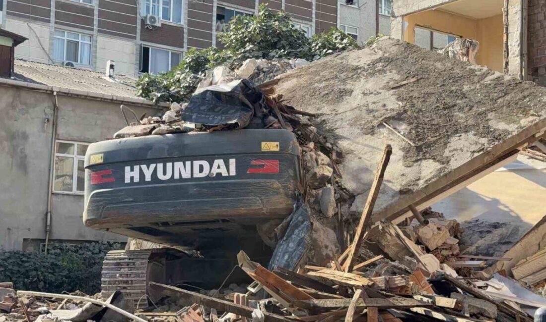 Küçükçekmece’de kentsel dönüşüm çalışmaları sırasında yaşanan bir olayda, bir binanın