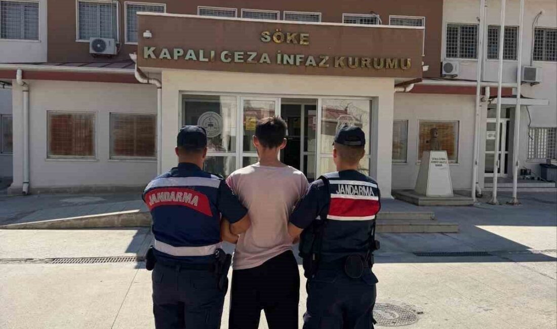Aydın’ın Kuşadası ilçesinde jandarma ekipleri tarafından aranan kaçaklarla ilgili yürütülen