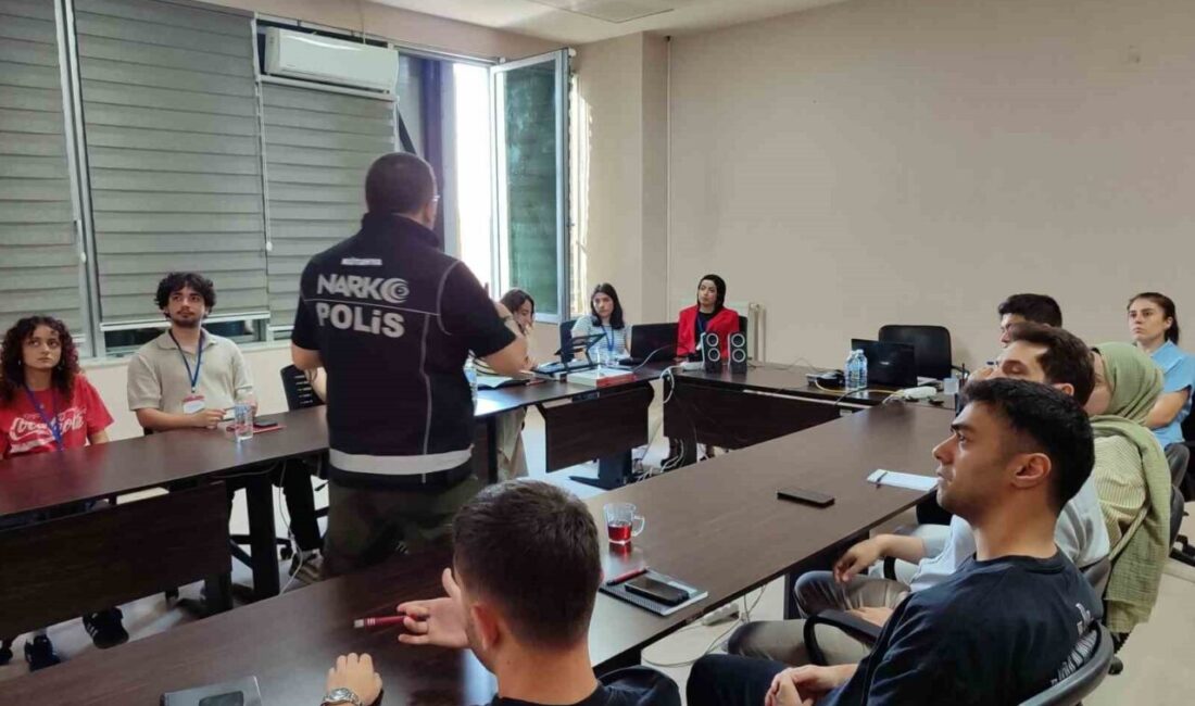 Kütahya İl Emniyet Müdürlüğü, uyuşturucuyla mücadele amacıyla toplumu bilinçlendirmeye yönelik
