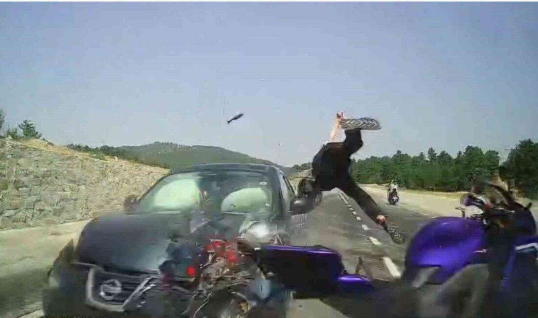 Kütahya’nın Hisarcık-Simav karayolunda meydana gelen trafik kazasında 2 otomobil ile