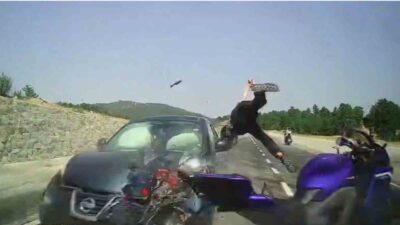 Kütahya’nın Hisarcık-Simav karayolunda meydana gelen trafik kazasında 2 otomobil ile