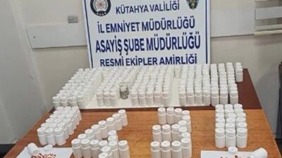 Kütahya’da polis ekipleri, şüpheli davranışlar sergileyen bir aracı durdurarak içerisinde