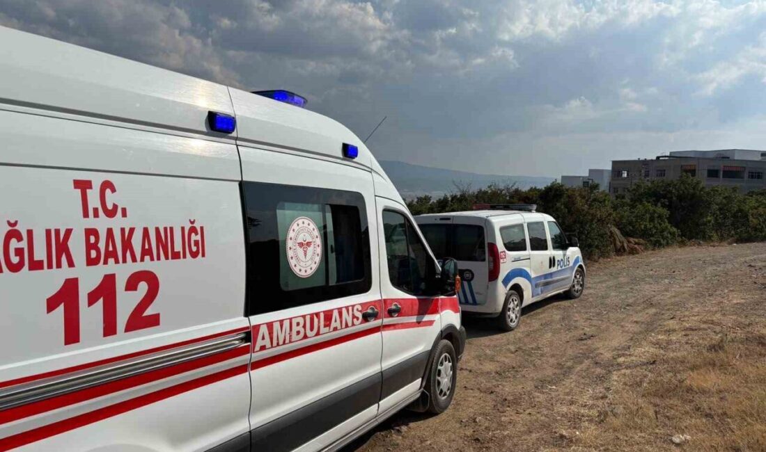Kütahya’nın Tavşanlı ilçesindeki bir boş arazide, yaşlı bir adamın otomobilinin