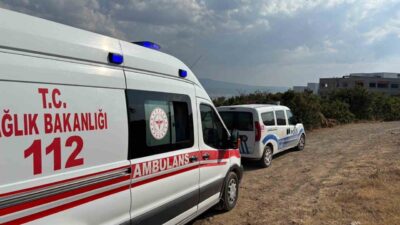 Kütahya’nın Tavşanlı ilçesindeki bir boş arazide, yaşlı bir adamın otomobilinin