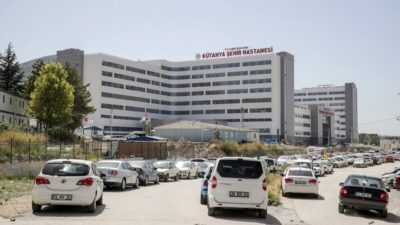 Kütahya’da cezaevinden hastaneye sevk edilen bir mahkum, Kütahya Şehir Hastanesi’nde